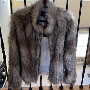 Fashion Nova Women’s Faux Fur Jacket with hook closure XL, Natural color, New